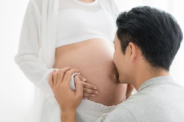 怀孕几个月怎么鉴别孩子父亲是谁[文山],文山无创怀孕亲子鉴定办理费用